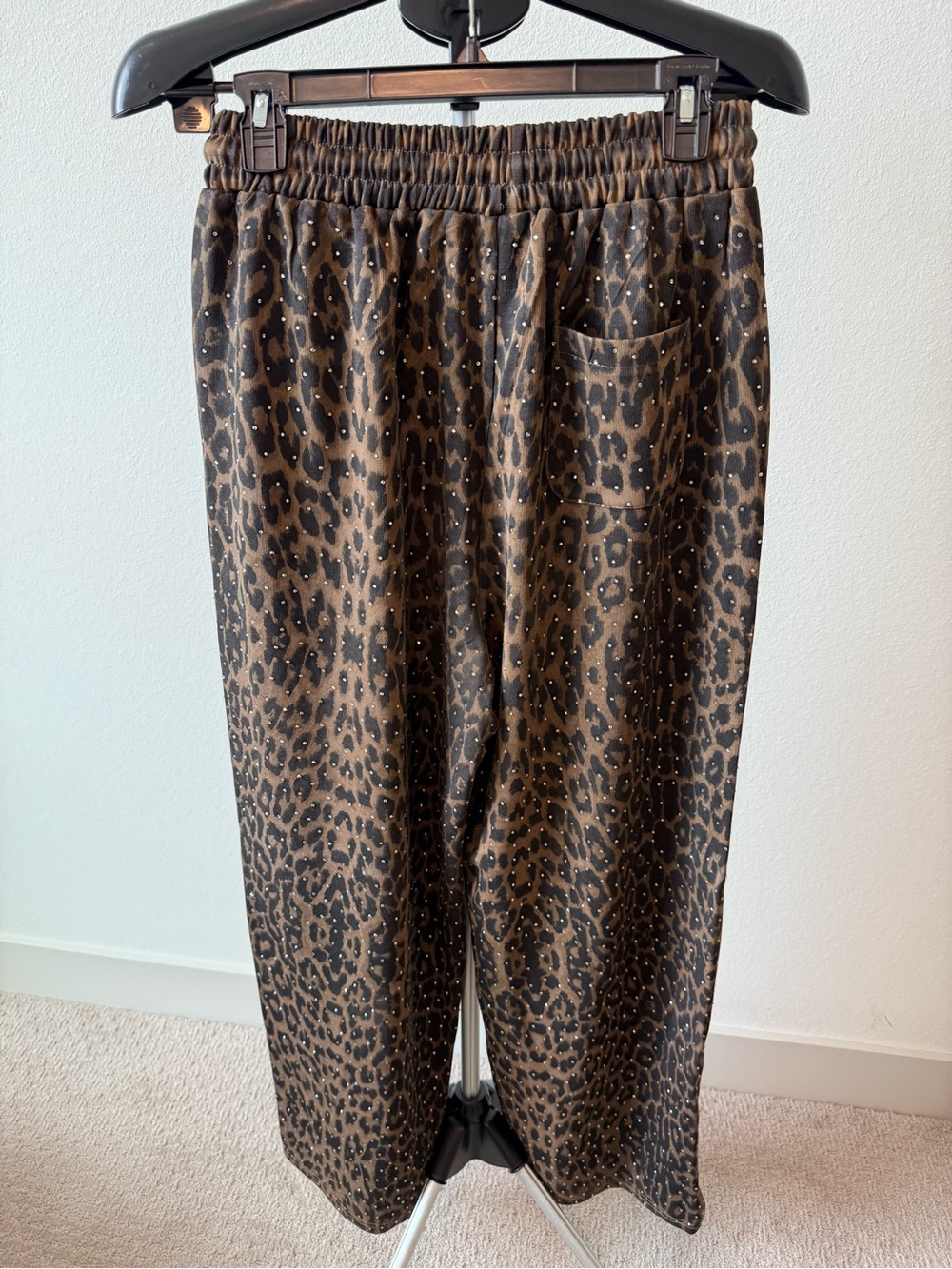 Leopard Print 2 piece set in Brown and Black with rhinestones - Picture 6 of 12